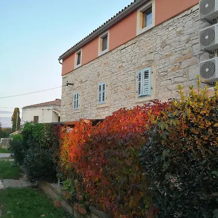 Eti And Mia Apartment Muntić